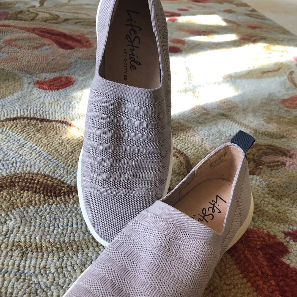 NWOT LIFE STRIDE Velocity 2.0  Energy Mesh Stretch Slip-on.  Size 8 Medium